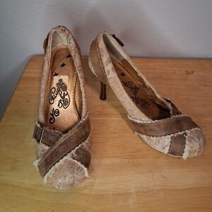 Naughty Monkey Heels Size 8 Textured Peep Toe Pumps Buckle Detail Women’s Shoes